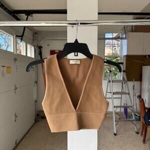 Babaton Crop Top Womens XS Brown Sculpt Knit Sleeveless Deep V-Neck Pullover